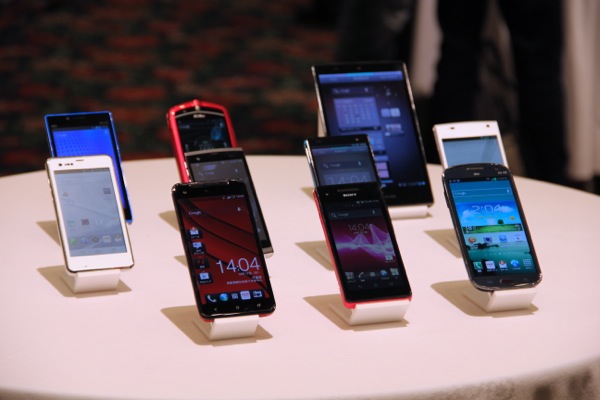 au 2012年冬モデル スマートフォン 特徴・スペックまとめ au 2012年冬モデル スマートフォン 特徴・スペックまとめ