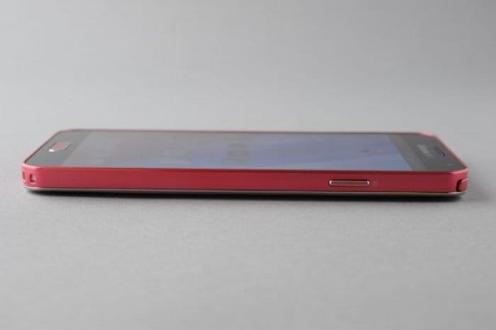 日本オリジナルのデザインとカラー、ドコモ「GALAXY J SC-02F