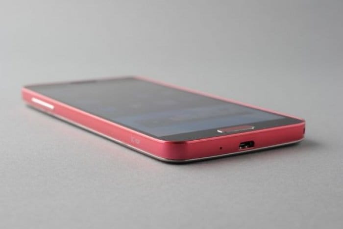 日本オリジナルのデザインとカラー、ドコモ「GALAXY J SC-02F