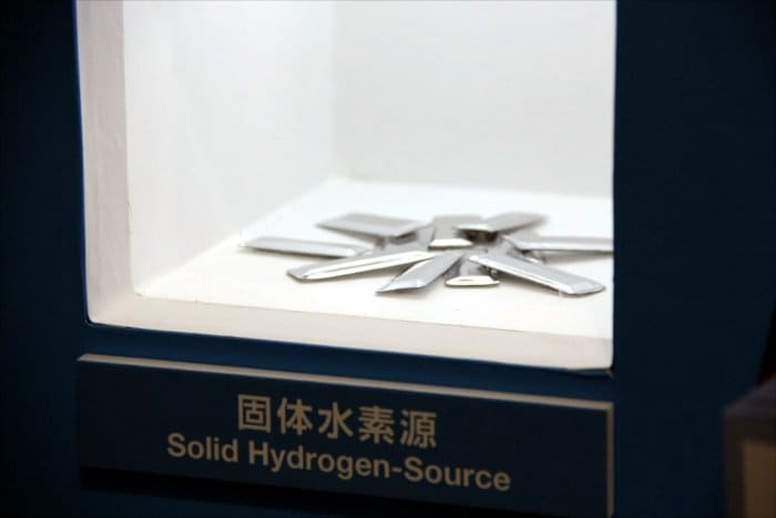 小型・軽量で高出力、20年寿命の次世代モバイルバッテリー「固体水素燃料電池」をロームや京大が開発 #CEATEC