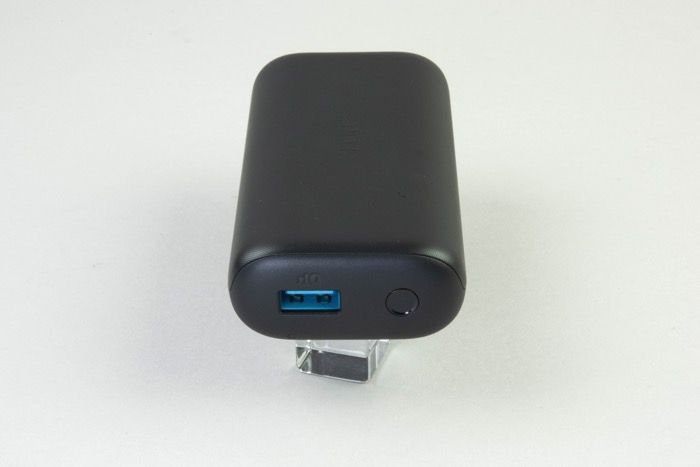 Anker モバイルバッテリー 黒　Lightning タイプ-C Anker Power Bank (30W, Fusion, Built-In ライトニングケーブル