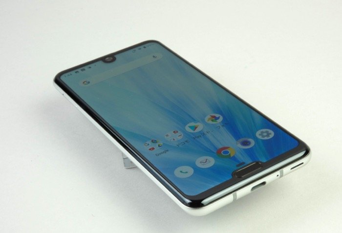AQUOS R3」レビュー、シャープ独自のIGZOディスプレイで勝負する
