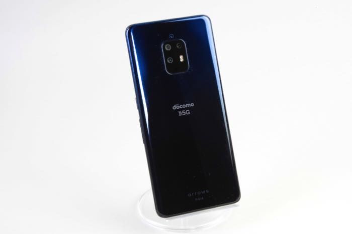 arrows 5G」実機レビュー、久々に登場した富士通arrowsの
