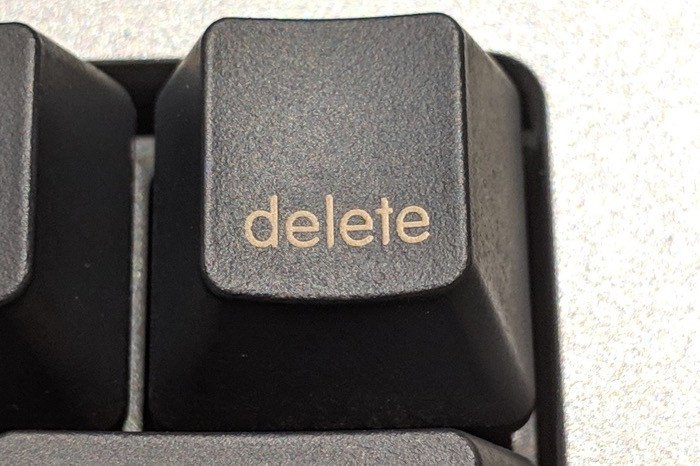 deleteボタン deleteボタン