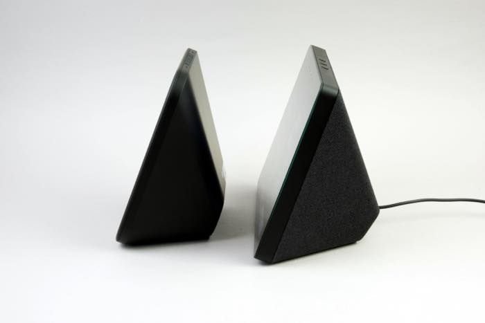 LINE「Clova Desk」レビュー、画面搭載スマートスピーカーを「Echo