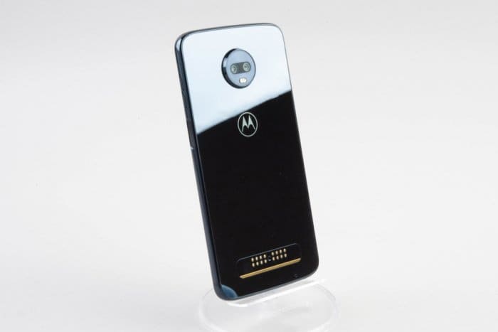 moto z3 play」レビュー、コスパ上々でMoto Modsでの機能拡張も楽しい
