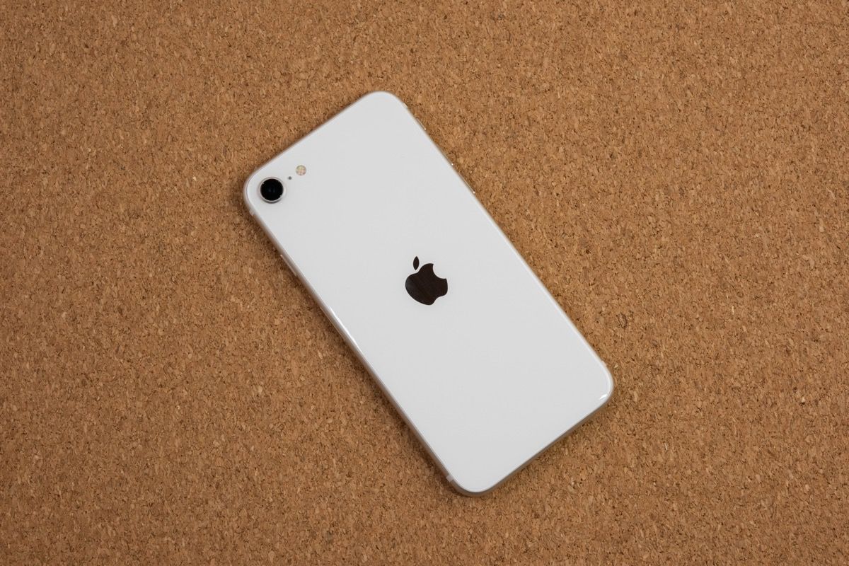 Apple iPhone SE3 256GB ホワイト 目立った傷なし Amazon | 【整備済み品】 Apple iPhone SE（第3世代） 256GB