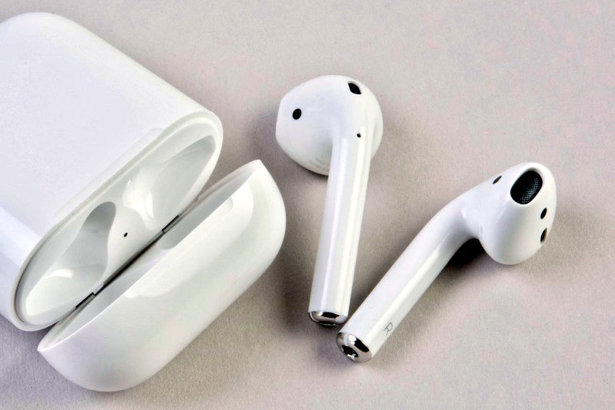 airpods-t-03a.jpg?h=c9f93661