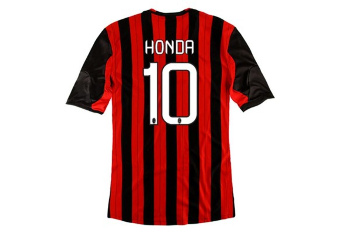 新品　ACミラン 本田圭佑 10番 シャツ football honda ACミラン 本田圭佑 10番 シャツ 新品 本田圭佑 直筆サイン入り