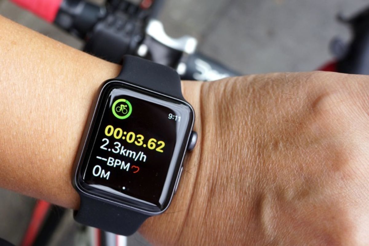 アップルウォッチ series3 セルラー Apple Watch 38mm 黒（Apple Watch  