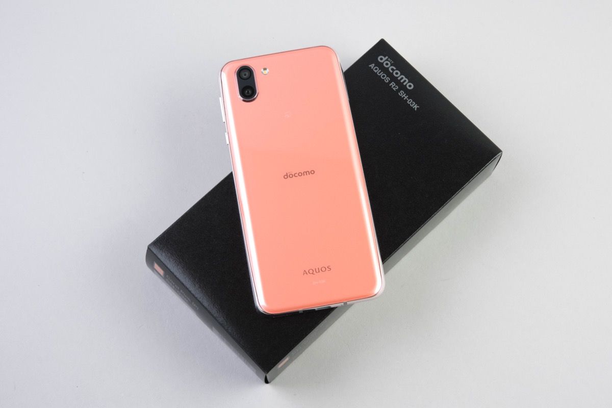 AQUOS R2」レビュー、テキパキ動作と動画撮影に秀でる高性能モデル