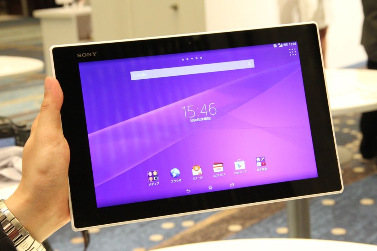 軽すぎて薄すぎる10.1型タブレット、au「Xperia Z2 Tablet SOT21 