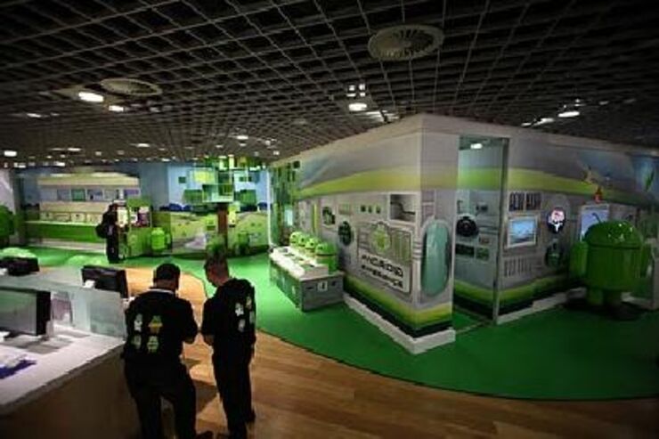 豪Telstraがメルボルンに世界初のAndroid専門店「Androidland」をオープン、店内は衝撃の緑色に