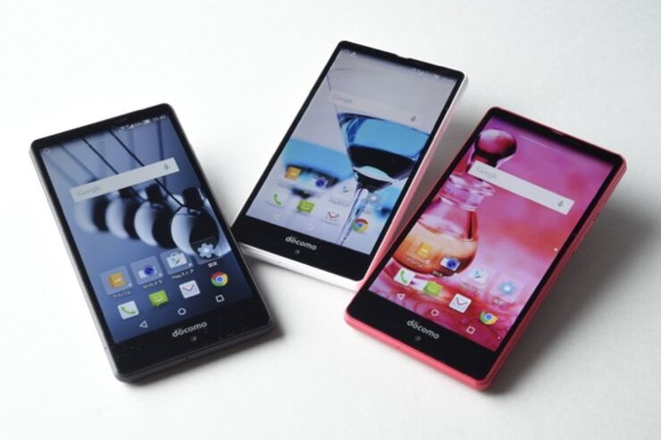 ライトユーザー向けのコンパクトなスマートフォン、ドコモ「AQUOS EVER SH-04G」