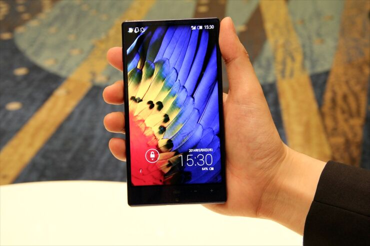 EDGEST×IGZOで大画面とスタミナ両立、au「AQUOS SERIE SHL25」スマホレビュー・スペック一覧
