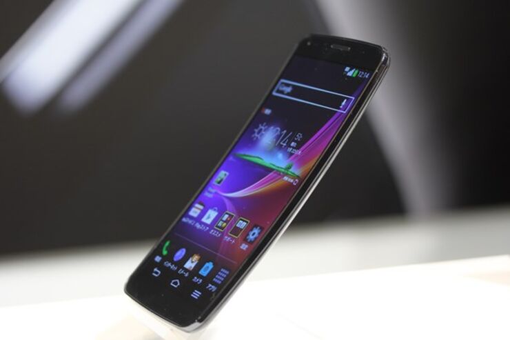 auが2014年春モデルを発表、「Xperia Z Ultra」や「G Flex」など全5機種