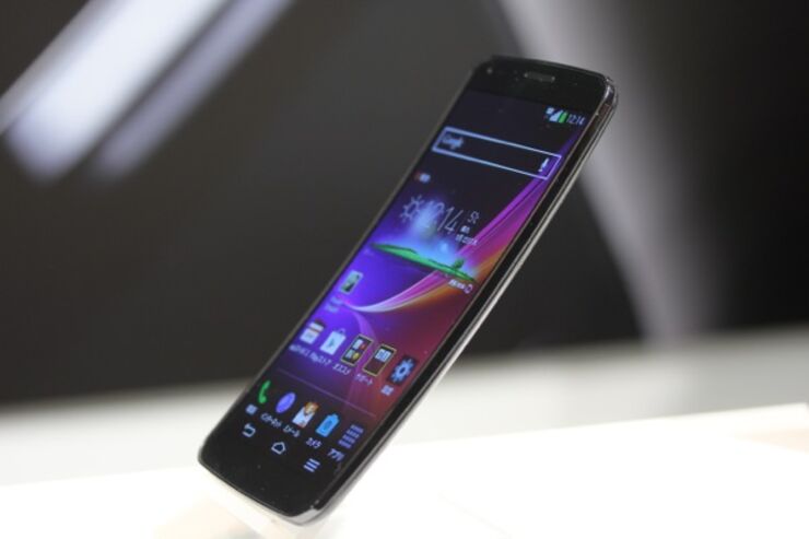 人間工学に基づいて開発された、曲線ボディの「G Flex LGL23」スマホレビュー・スペック一覧