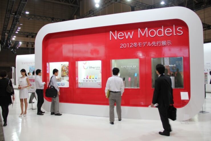 ドコモが2012冬モデルのスマホを先行展示、「Xperia AX SO-01E」「N-02E ONE PIECE」など［CEATEC 2012］