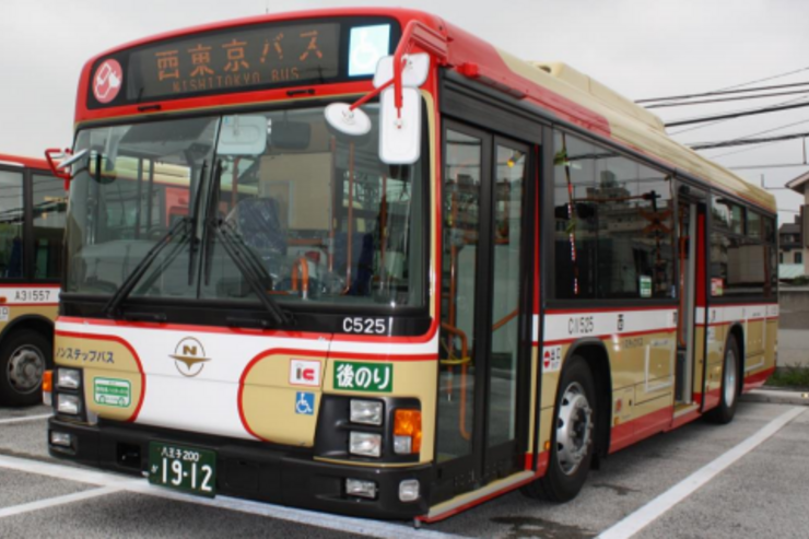 車内でスマホを充電できる「電源バス」が運行開始、Wi-Fiも使える一般路線バス