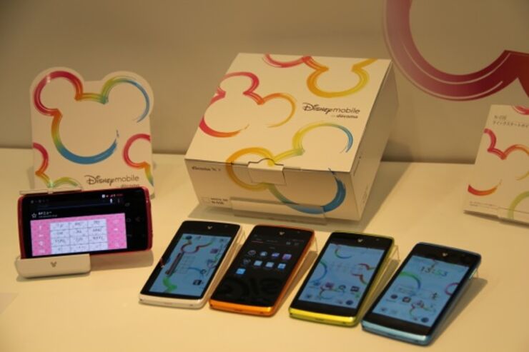 Disney mobile on docomo N-03E：レビュー・スペック一覧