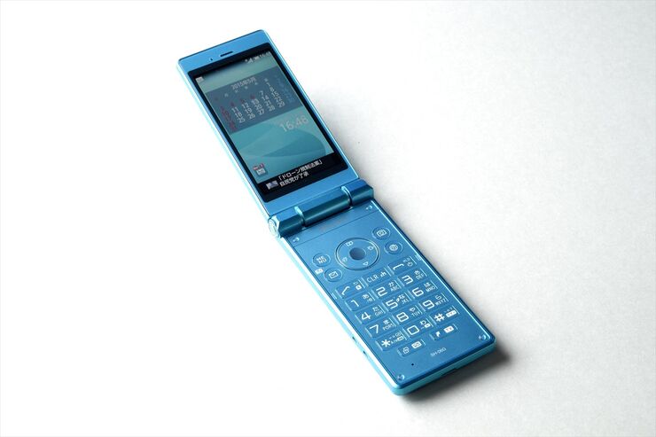 LINEやフルブラウザも使えるAndroid搭載ガラホ、ドコモ「ARROWSケータイ F-05G」「AQUOSケータイ SH-06G」