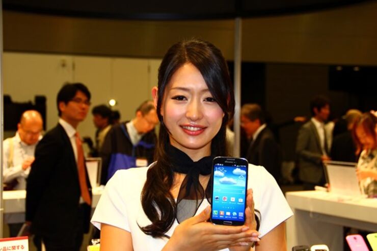 ドコモのツートップ戦略に対する評価は二分、「他の機種が欲しくても、価格的に買うなと言われている感じ」との声も