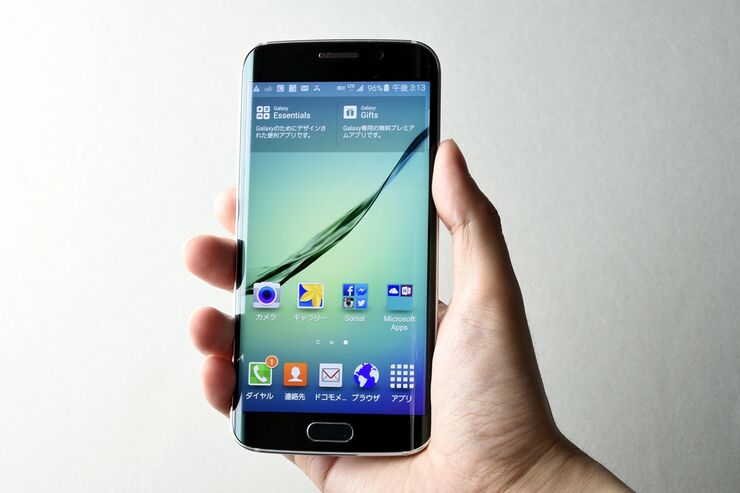 デュアルエッジスクリーンで美しさと持ちやすさ両立、ドコモ「Galaxy S6 edge SC-04G」