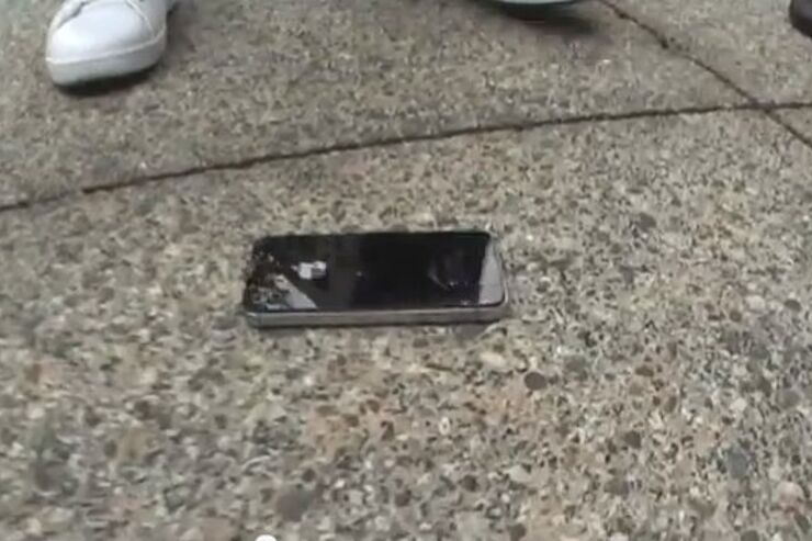 iPhone4S対Galaxy S2 落下試験対決の勝者は