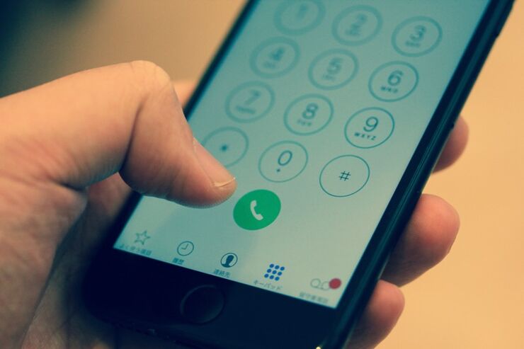 【iPhone】同じ電話番号に連続で高速リダイヤルする方法　発信履歴の削除の盲点にも