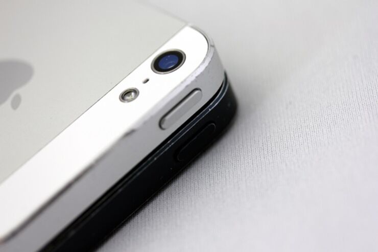Apple、iPhone 5のスリープボタン不具合で交換プログラムを実施　5月2日から