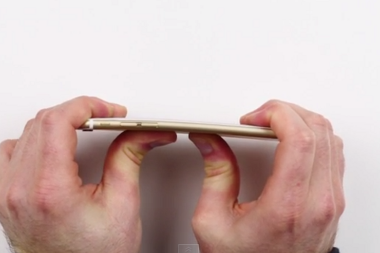 iPhone 6は、簡単に曲がらない