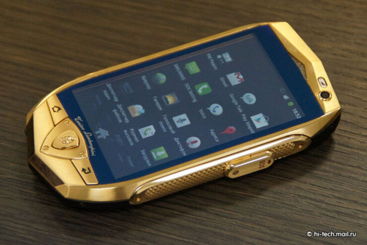 黄金に輝くランボルギーニの高級Androidスマートフォンが登場、価格は約22万円
