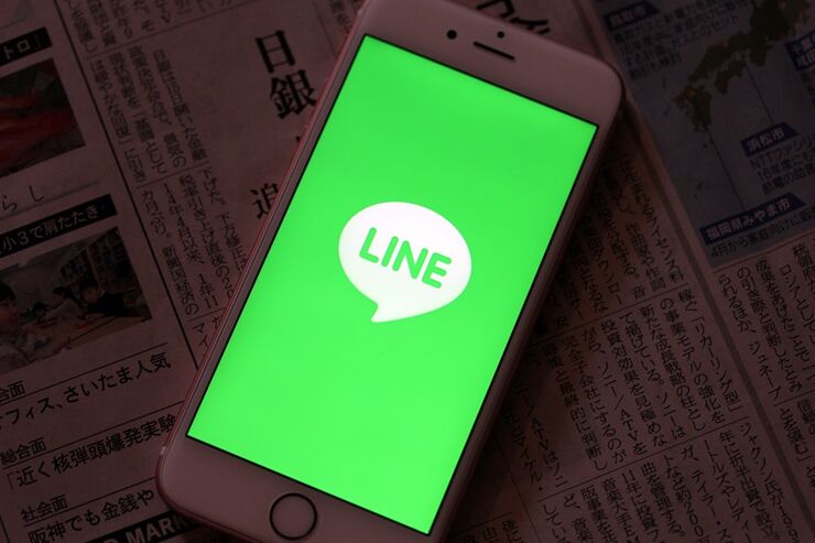 LINE、タイムライン最上部でニュース枠を常時表示へ　利用履歴に基づくパーソナライズ機能「FOR YOU」も実装
