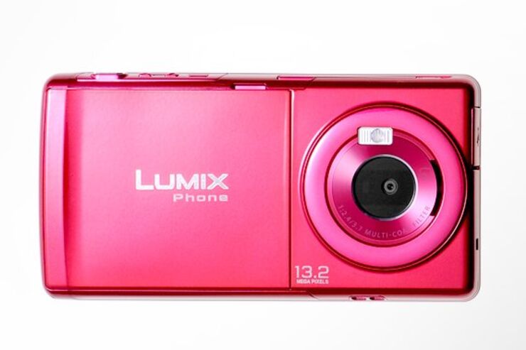 ドコモ「LUMIX Phone P-02D」のアップデート、4月9日開始