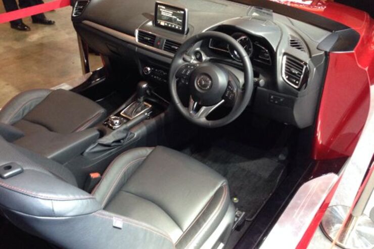 マツダが「Mazda Connect」を披露、車内でTwitterの投稿を読み上げる機能も #CEATEC