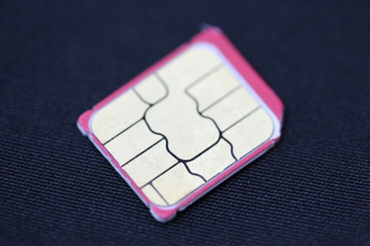 SIMロック解除を2015年度にも義務化　総務省