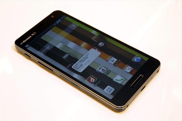 Optimus G Pro L-04E：レビュー・スペック一覧