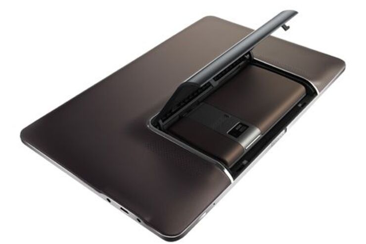 ASUS、クアッドコアTegra3搭載のタブレット・スマホハイブリッド端末「Padfone」を2012年第１四半期に投入か