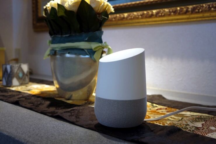 「Google Home」レビュー：便利で楽しい発展途上のスマートスピーカー