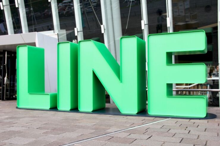 LINE、プロフィール画面を刷新　ホーム画面と一体化して背景画像を縦長化
