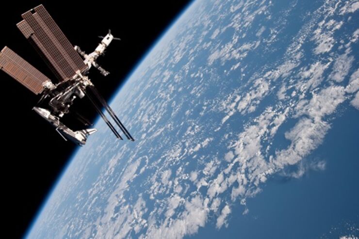 Google、人工衛星事業に1,000億円以上を投下へ　インターネット通信網を世界中に拡大