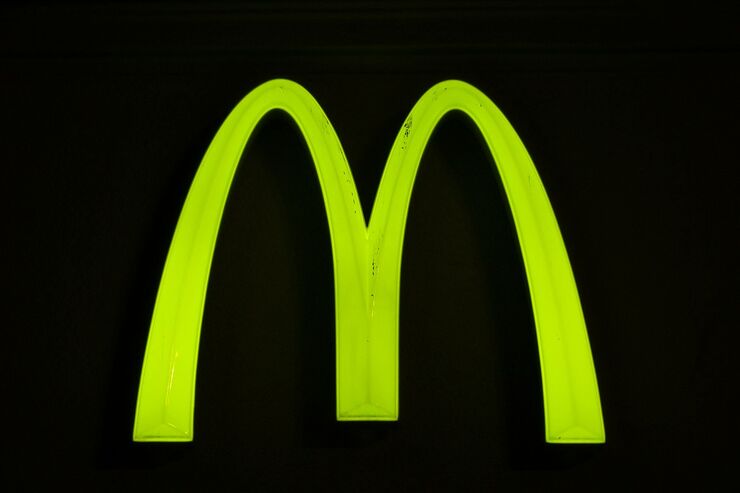 マクドナルド、苦情を投稿できる新アプリ導入へ　売上高は13ヶ月連続で前年割れ