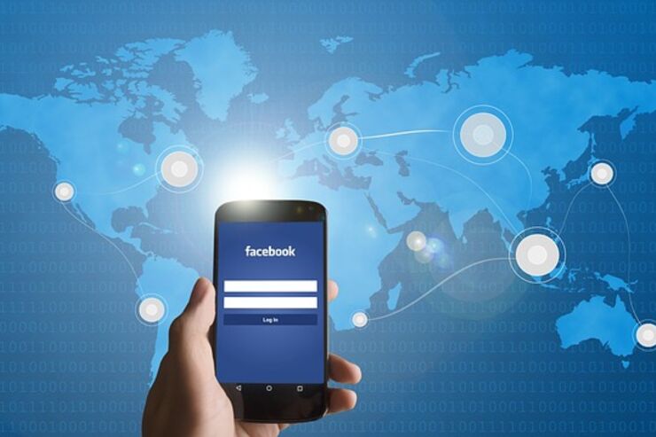 Facebook、投稿を自動翻訳して外国語でも公開できる機能を導入