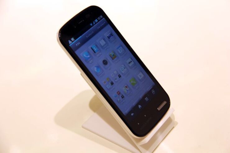 AQUOS PHONE ss 205SH：レビュー・スペック一覧