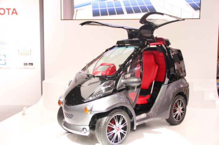 トヨタのコンセプトカー「Smart INSECT」で、未来のクルマを見た［CEATEC 2012］