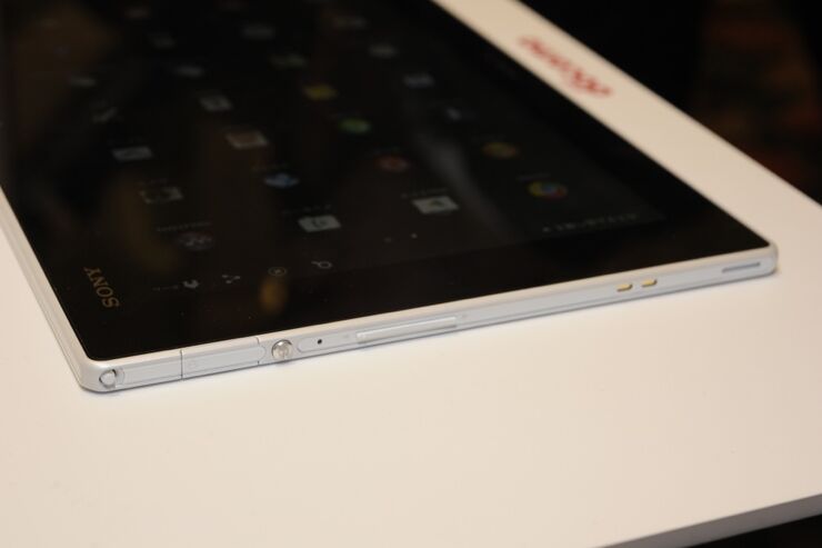 ドコモ「Xperia Tablet Z SO-03E」の発売日は3月22日を予定、事前予約受付は3月7日より開始