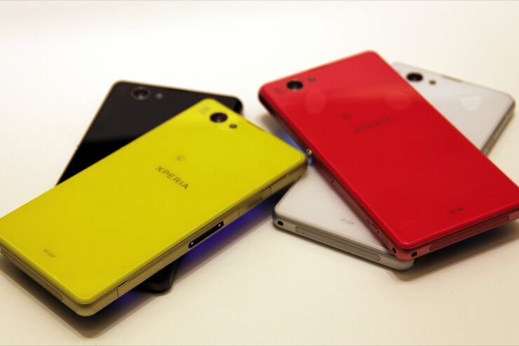 Z1の高性能そのままに小型化しスタミナモードも、ドコモ「Xperia Z1 f SO-02F」スマホレビュー・スペック一覧