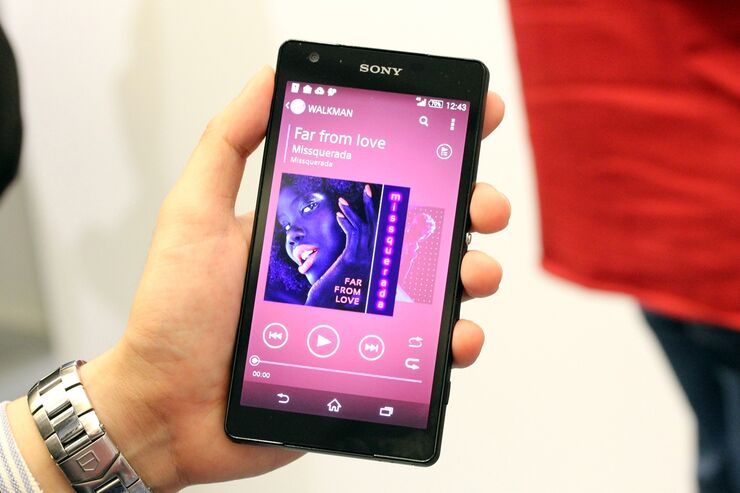 4K動画も撮れる最強カメラと進化したオーディオ、au「Xperia ZL2 SOL25」スマホレビュー・スペック一覧