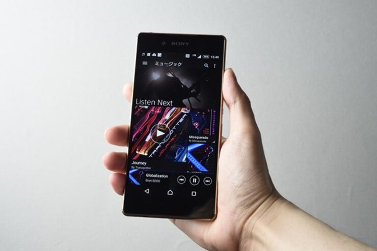 ソニーの最新フラッグシップ、ドコモ「Xperia Z4 SO-03G」