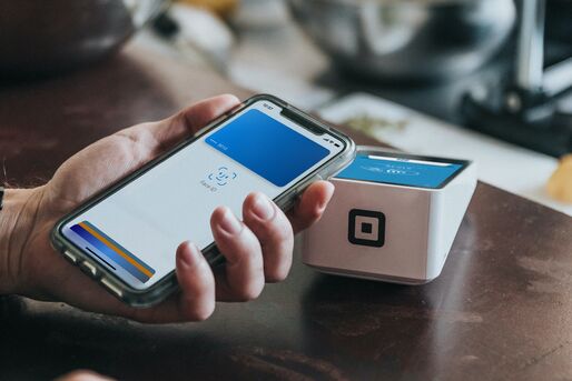 よく利用するスマホ決済サービス調査　2位は「楽天ペイ」、1位は？